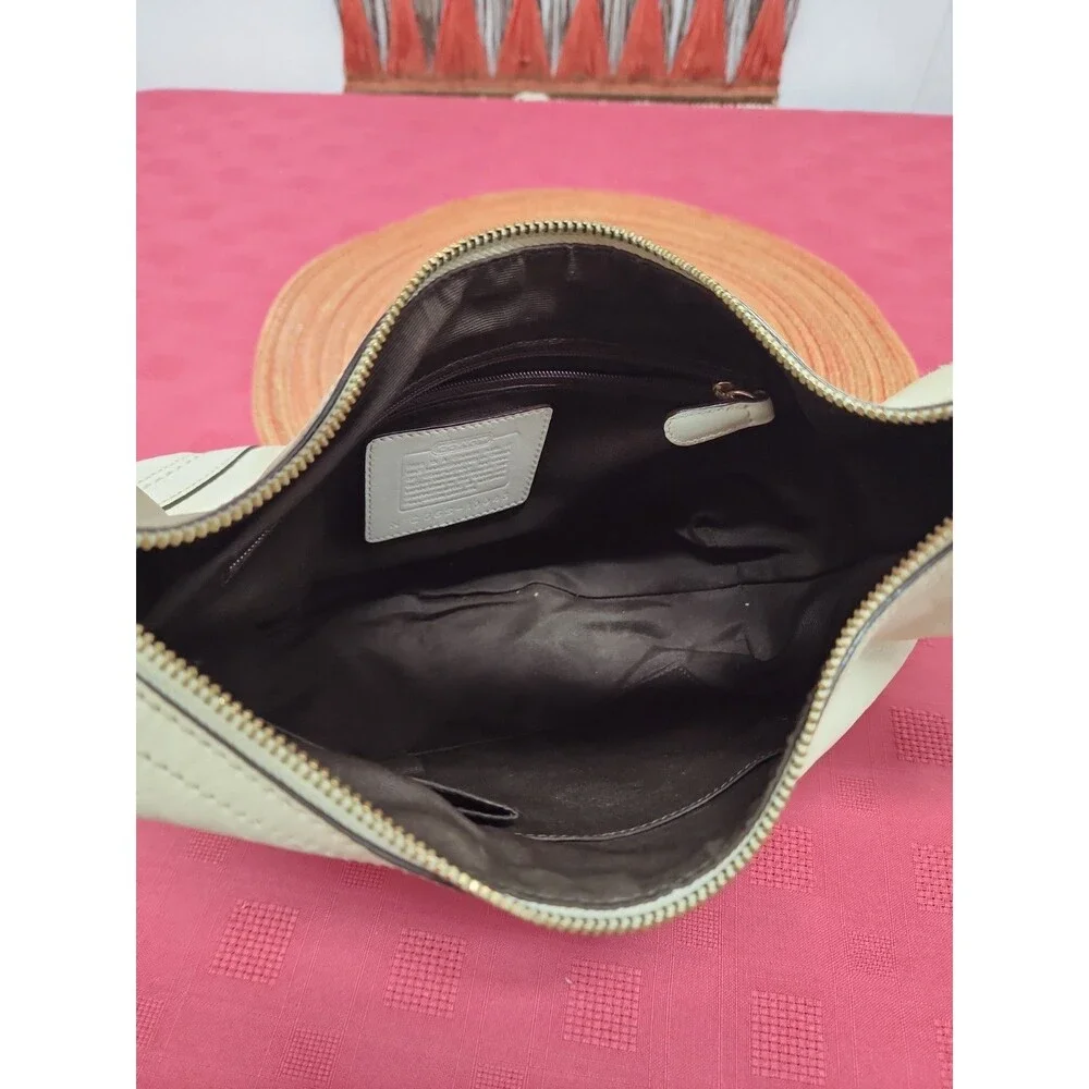 Vintage Y2K  Coach Soho Dylan Leather Hobo Bag 10042  In Bone Original Hang Tag